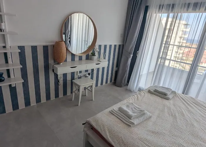 Caesar Blue Sea View Apartamento *