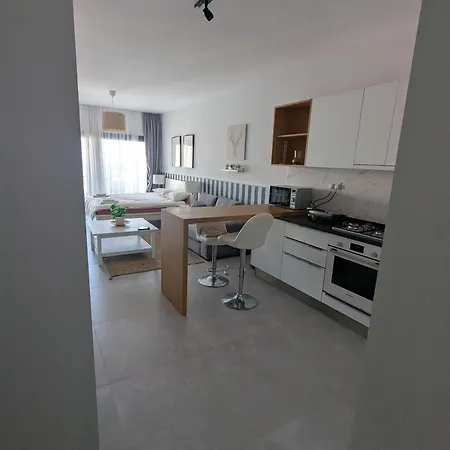 Caesar Blue Sea View Apartment *
