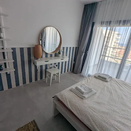 Caesar Blue Sea View Apartment *